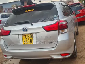 Toyota Corolla Fielder 2015