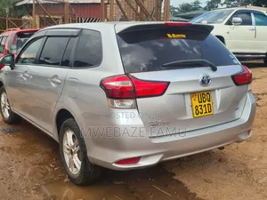 Toyota Corolla Fielder 2015