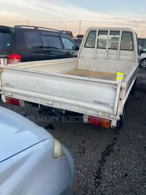 Toyota Liteace/Townace New Shape Complete Half Cut