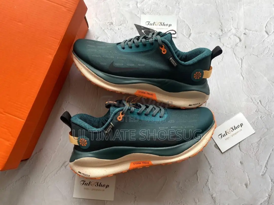 Nike Running Storm Thread
