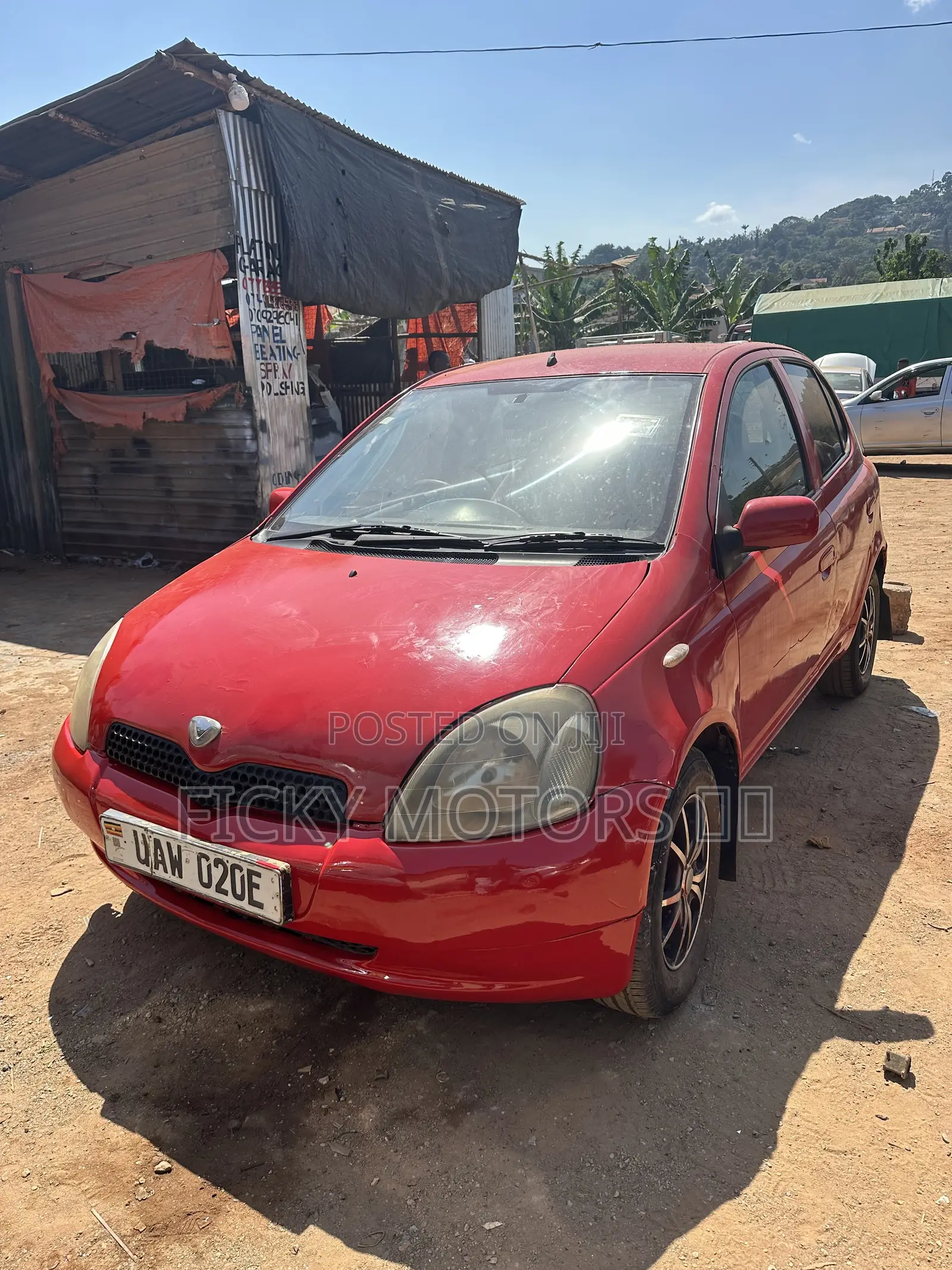 Toyota Vitz 2000 Red