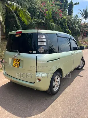 Toyota Sienta 2007 Green
