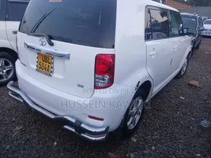 Toyota Corolla Rumion 2010 White