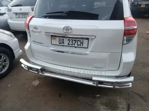 Toyota Vanguard 2012 White