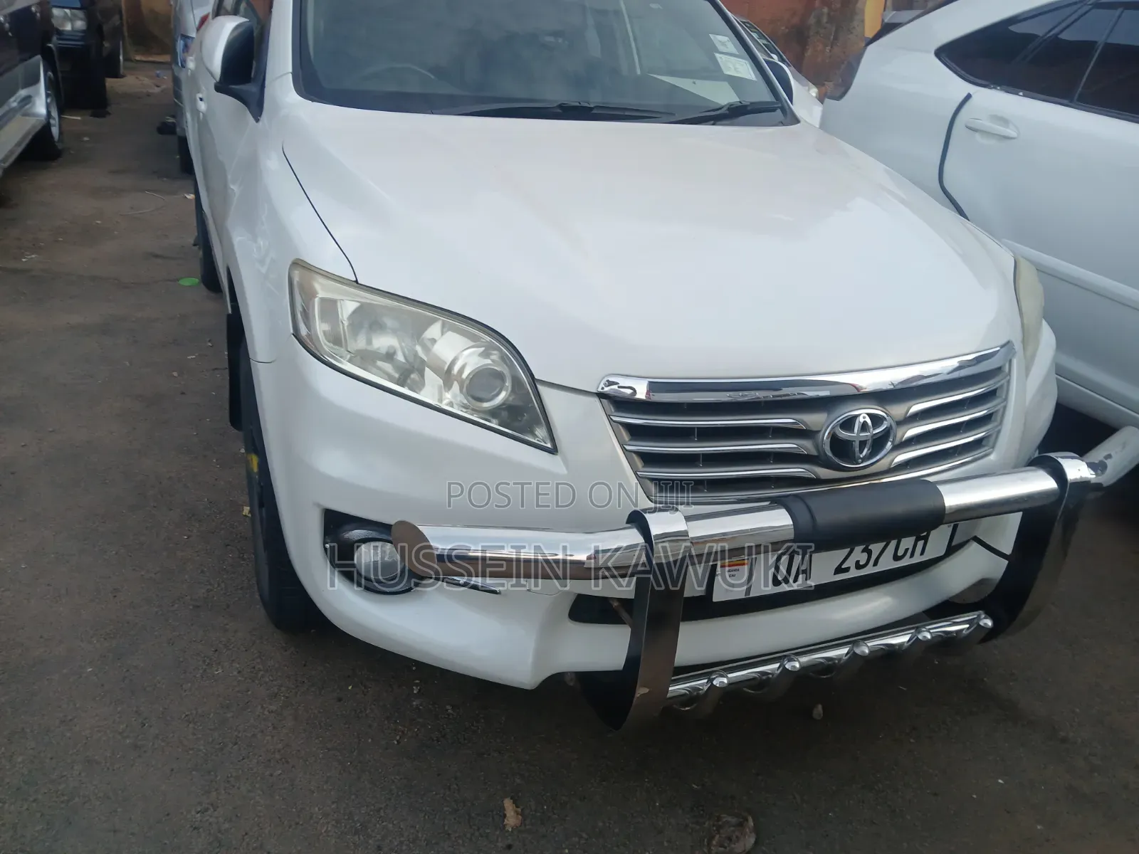 Toyota Vanguard 2012 White