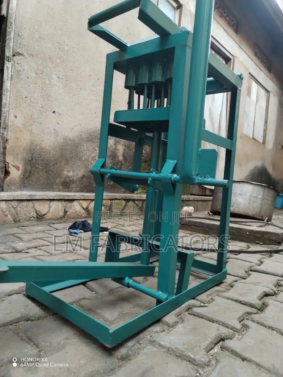 12-Piece Manual Stick Briquette Machine