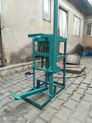 12-Piece Manual Stick Briquette Machine