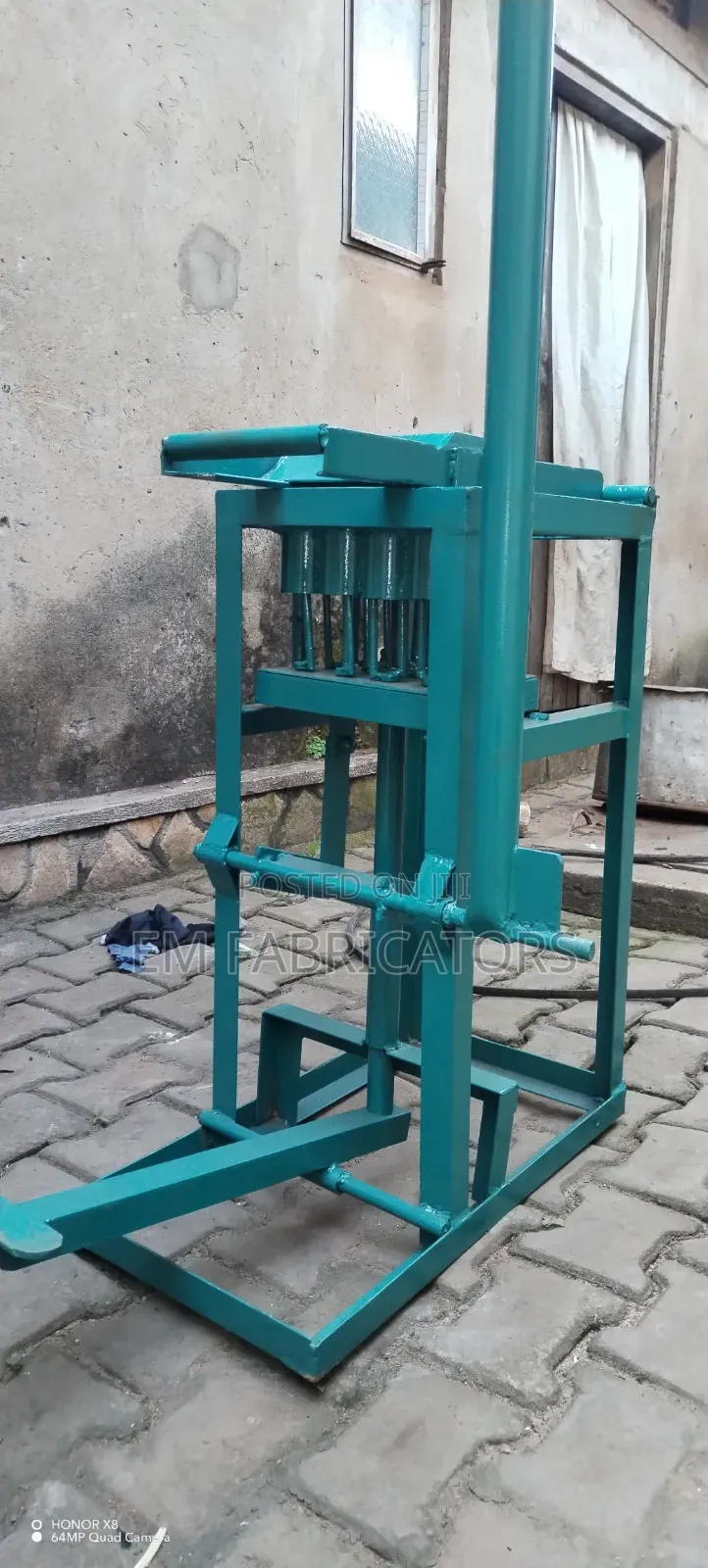12-Piece Manual Stick Briquette Machine