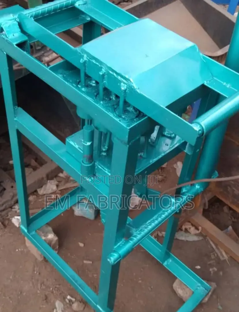 12-Piece Manual Stick Briquette Machine