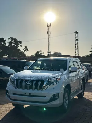Toyota Land Cruiser Prado 2017 White
