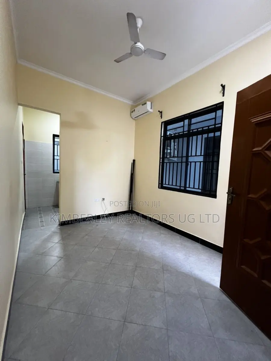 4bdrm Duplex in Division A for sale