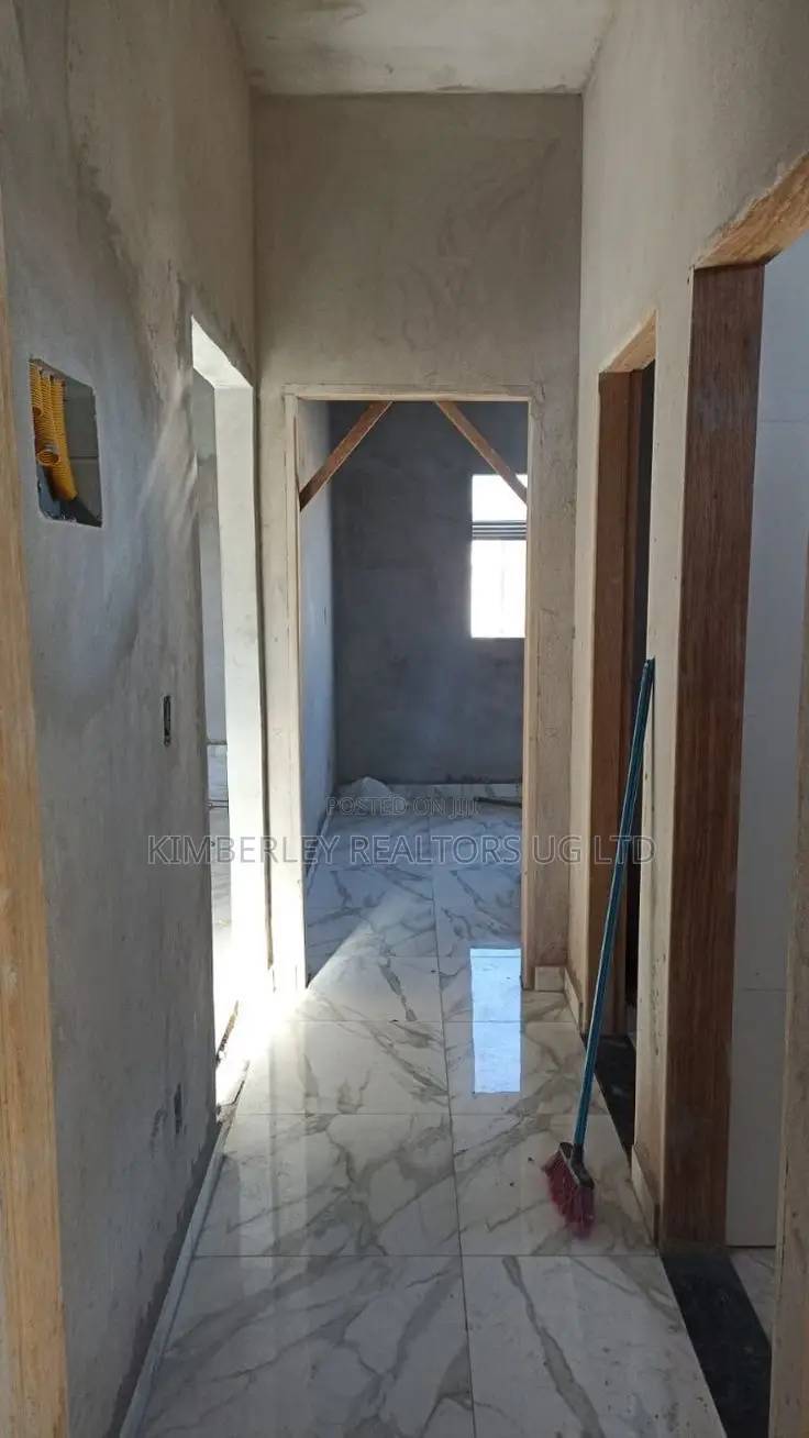 4bdrm Duplex in Division A for sale