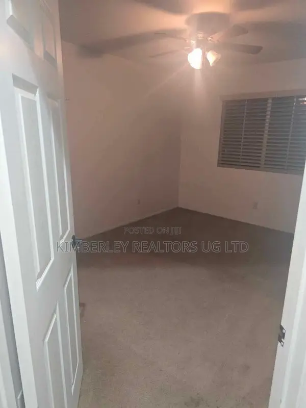 20bdrm Apartment in Mukono TC for sale