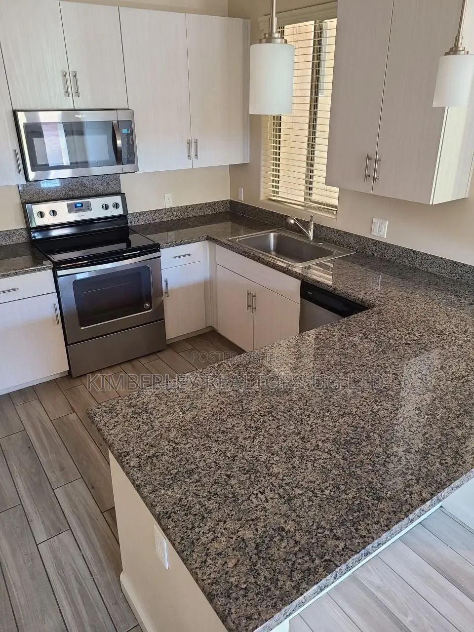 20bdrm Apartment in Mukono TC for sale