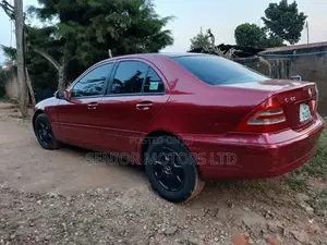 Mercedes-Benz C200 2004 Red