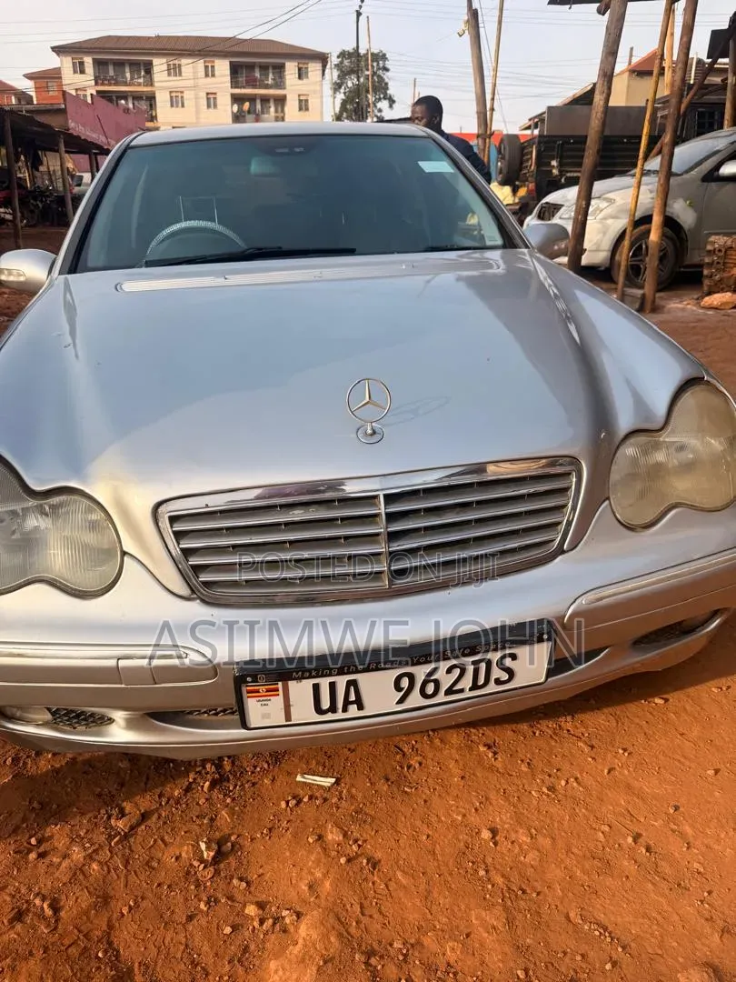 Mercedes-Benz C200 2005 Silver