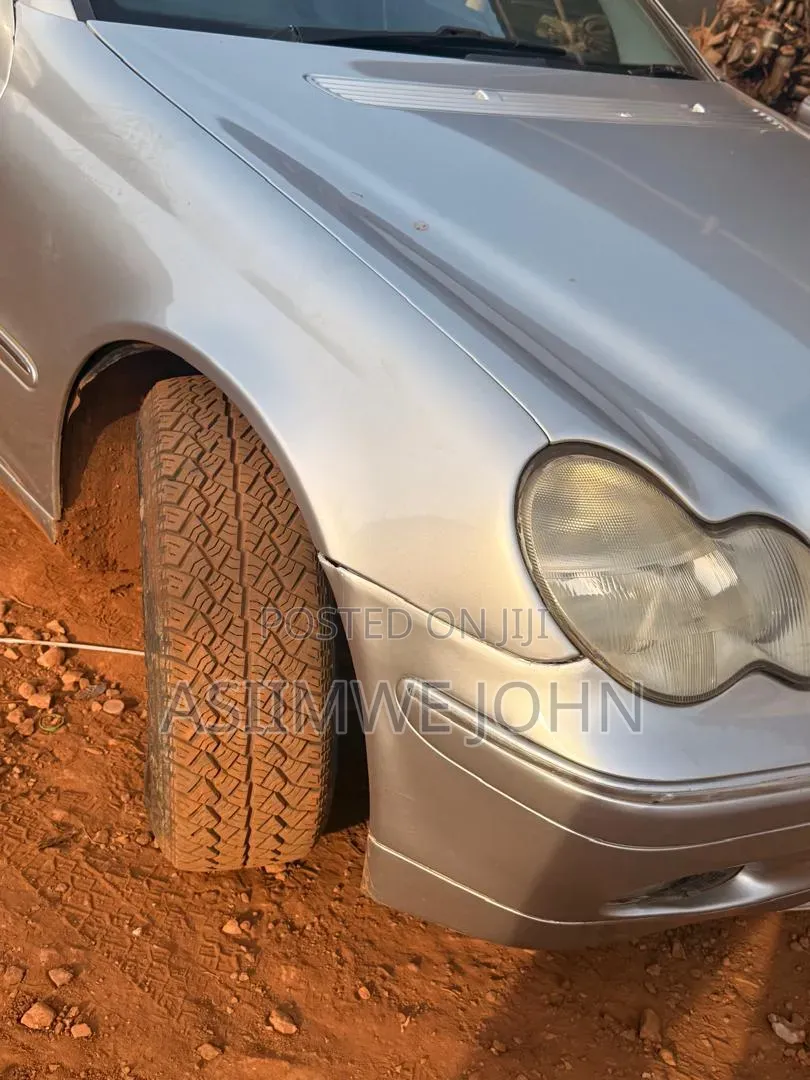 Mercedes-Benz C200 2005 Silver