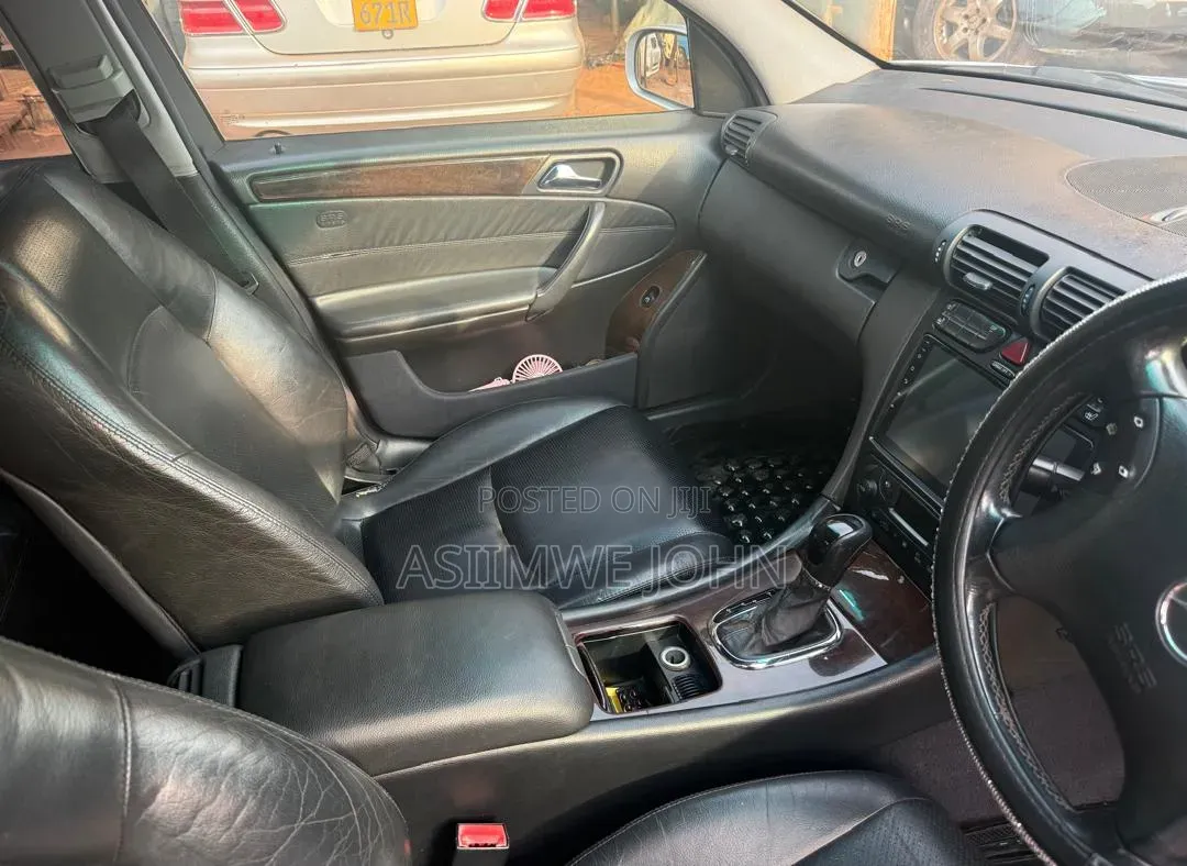 Mercedes-Benz C200 2005 Silver