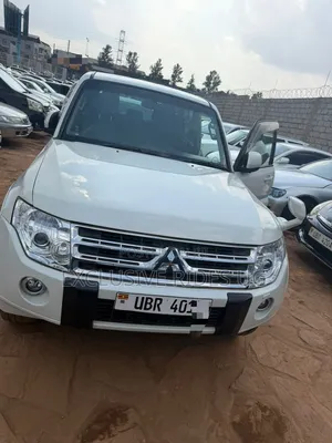Mitsubishi Pajero 3.0 2011 White