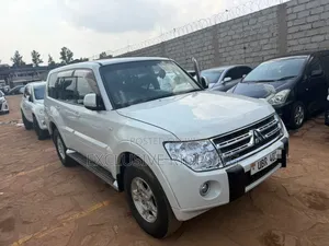 Mitsubishi Pajero 3.0 2011 White
