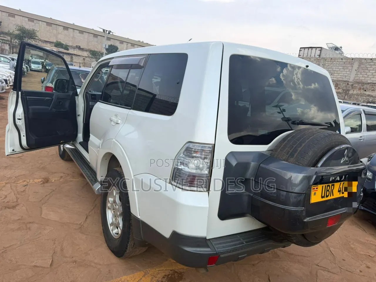 Mitsubishi Pajero 3.0 2011 White