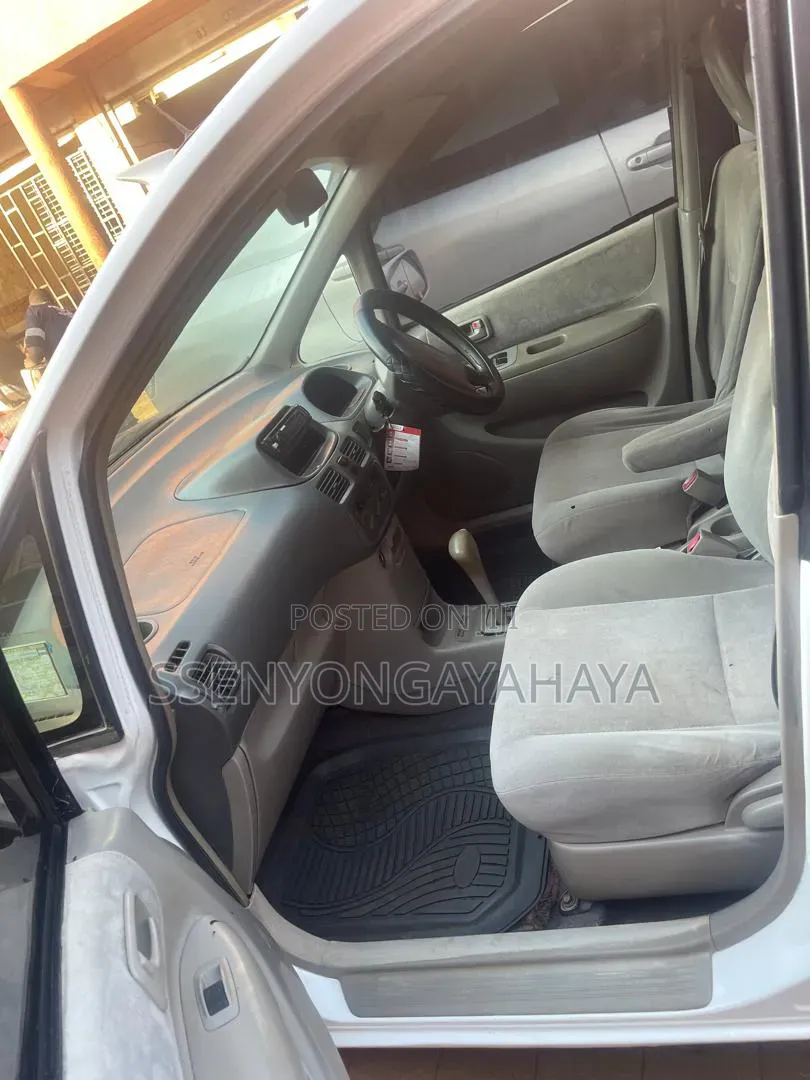 Toyota Corolla Spacio 1998 White