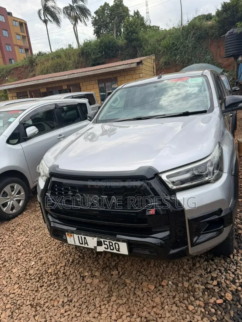 Toyota Hilux 2021 Silver