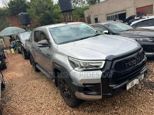 Toyota Hilux 2021 Silver