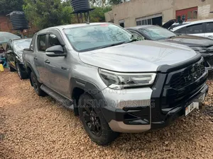 Toyota Hilux 2021 Silver