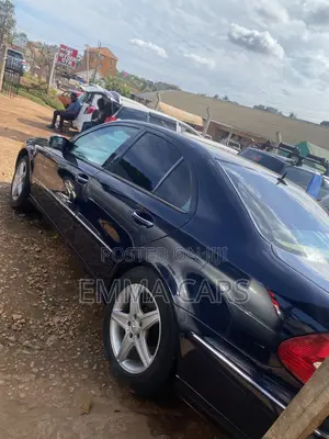 Mercedes-Benz E320 2010 Blue