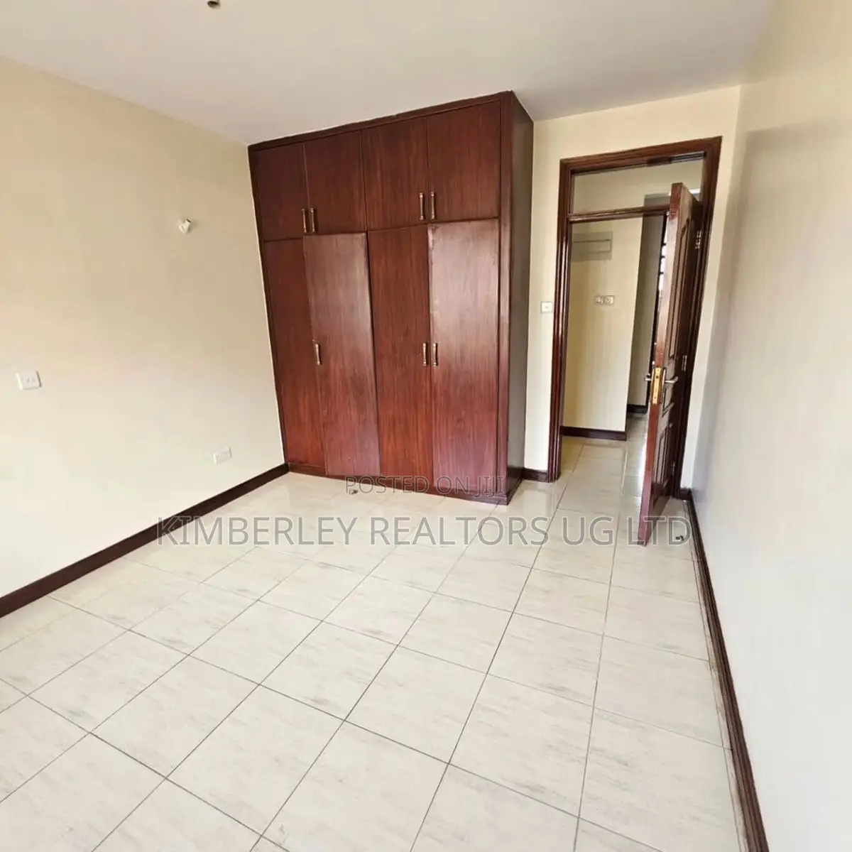 3bdrm Duplex in Division A for sale