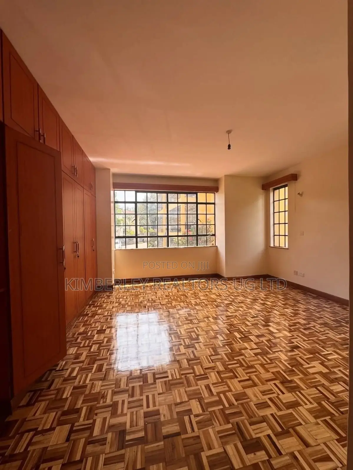 7bdrm House in Division A for sale
