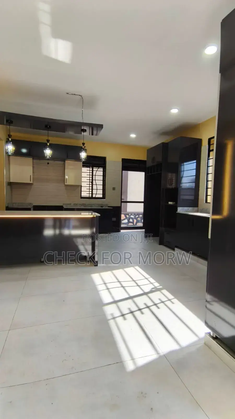 5bdrm Duplex in Mbuya, Central Division for rent
