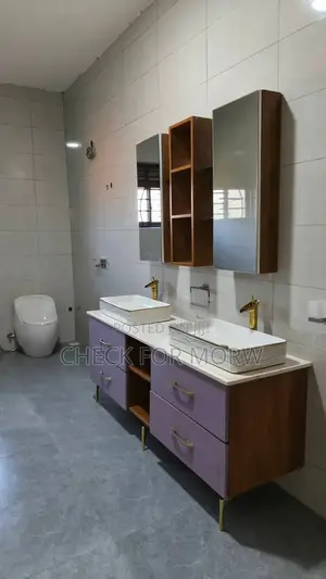 5bdrm Duplex in Mbuya, Central Division for rent