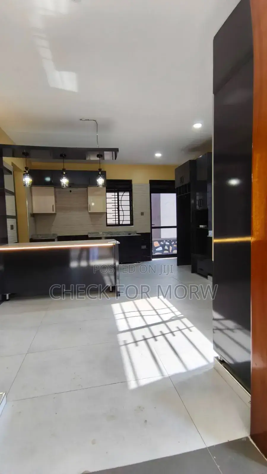 5bdrm Duplex in Mbuya, Central Division for rent