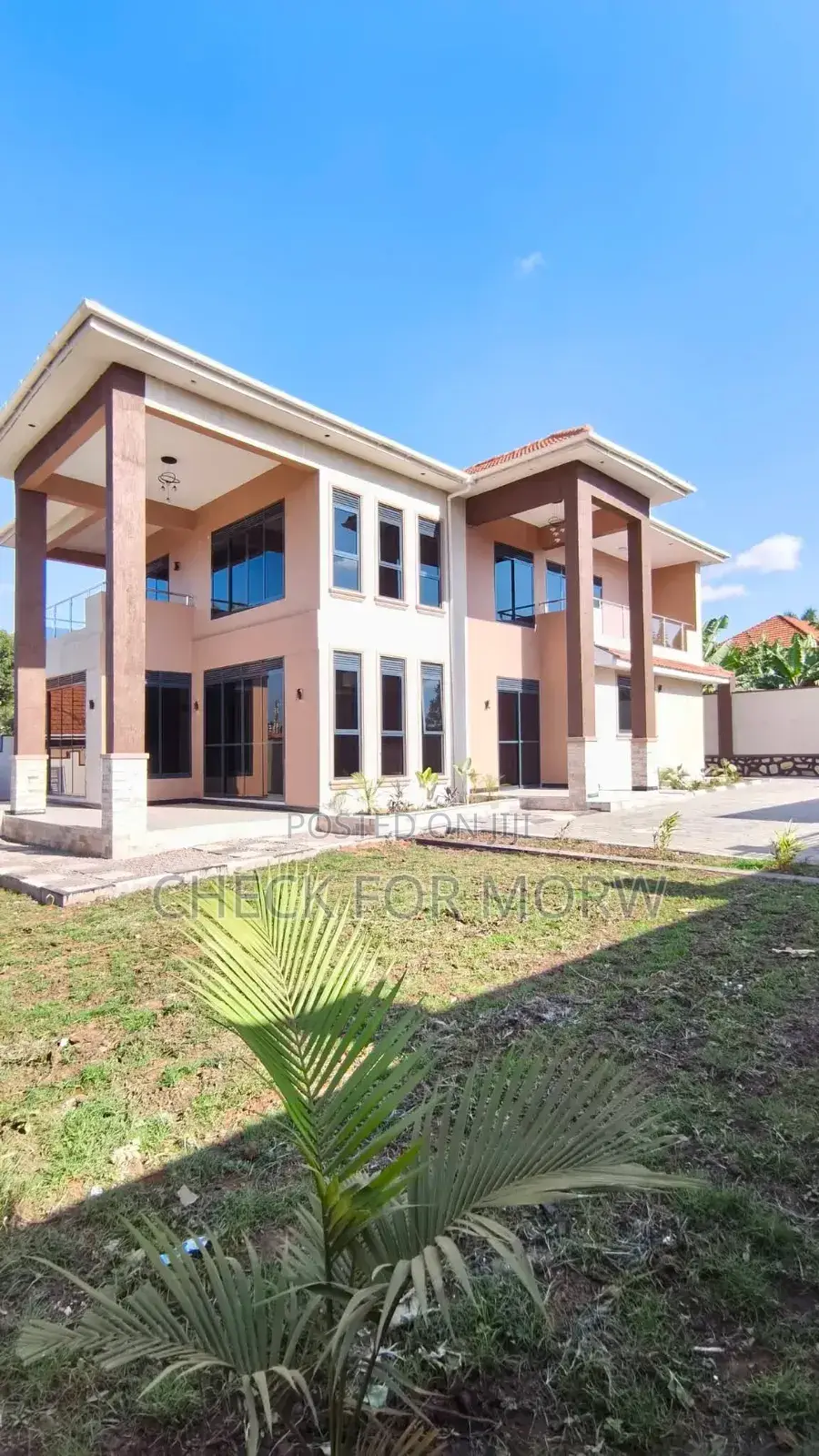 5bdrm Duplex in Mbuya, Central Division for rent