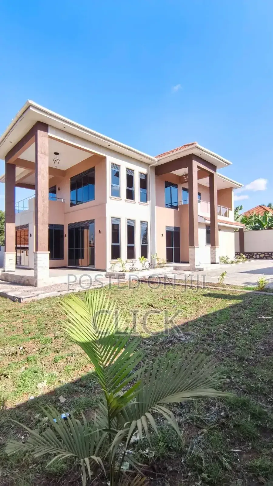 5bdrm Duplex in Mbuya, Central Division for rent