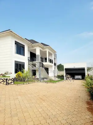 5bdrm Apartment in Mbuya, Central Division for rent