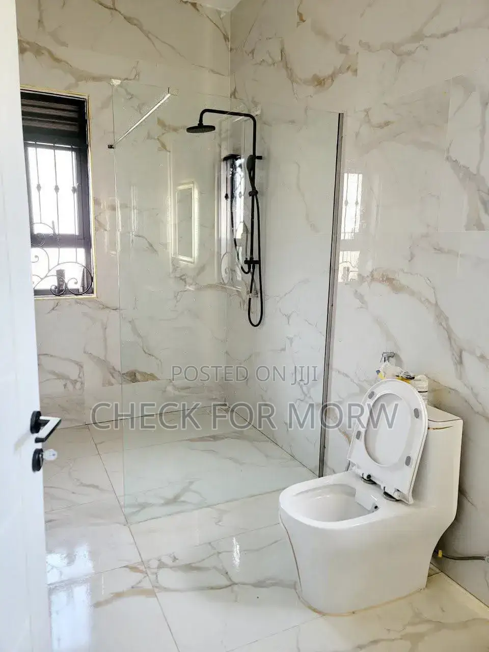 5bdrm Apartment in Mbuya, Central Division for rent