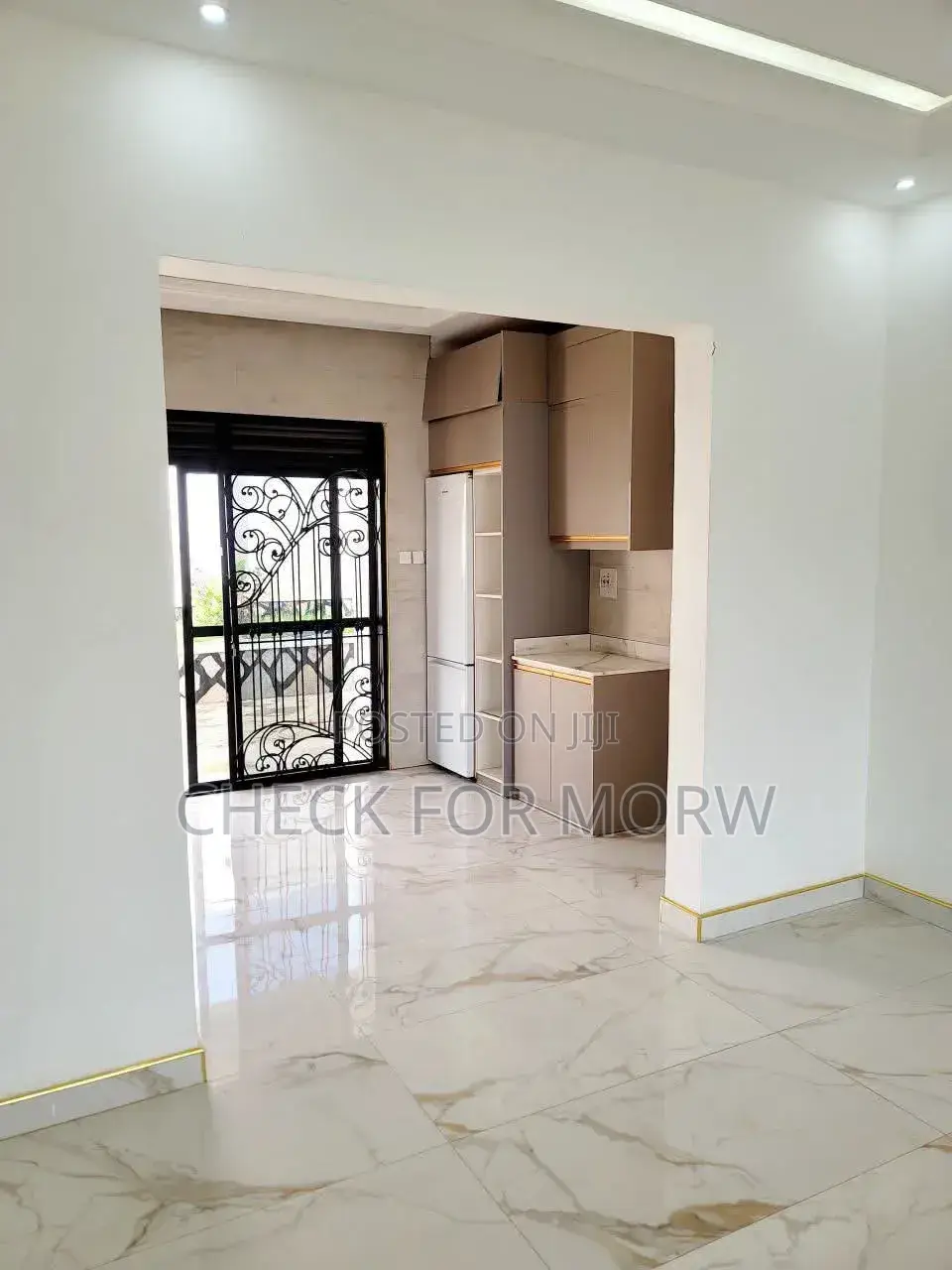 5bdrm Apartment in Mbuya, Central Division for rent