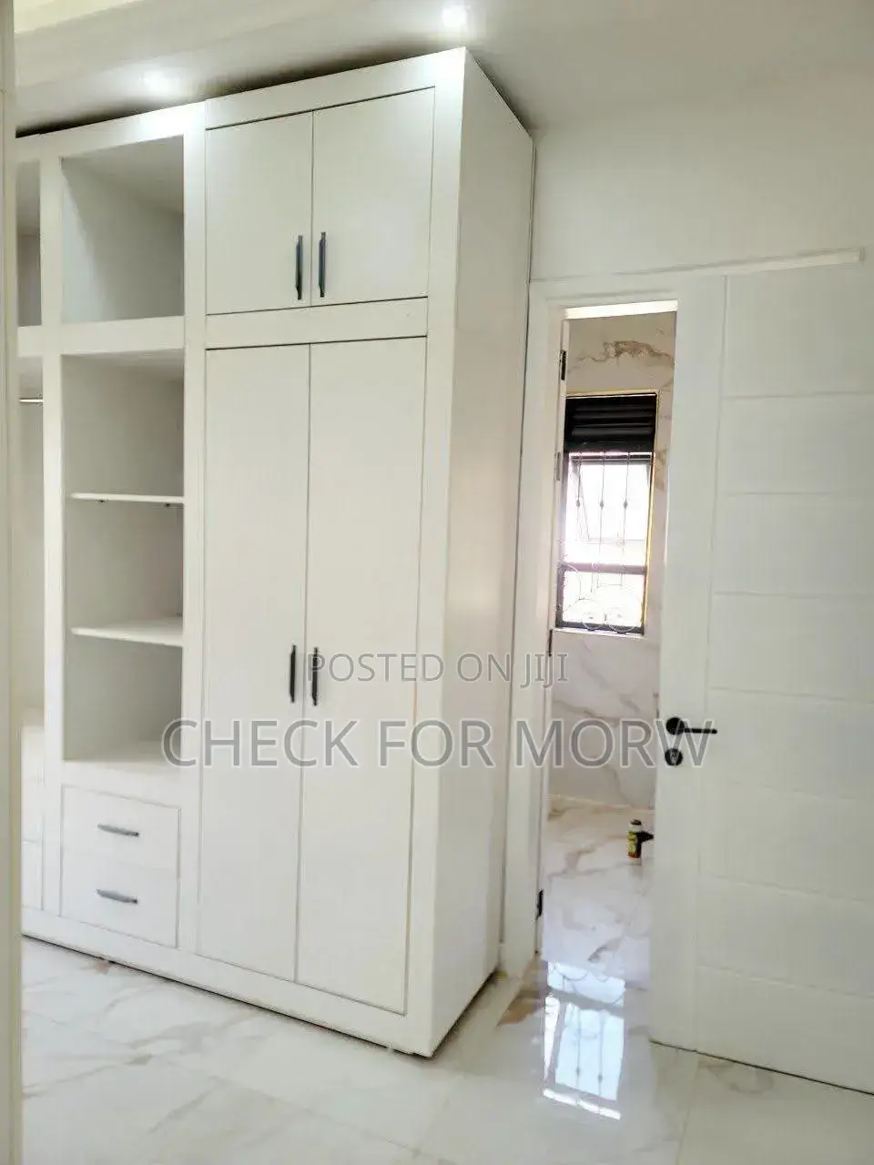 5bdrm Apartment in Mbuya, Central Division for rent