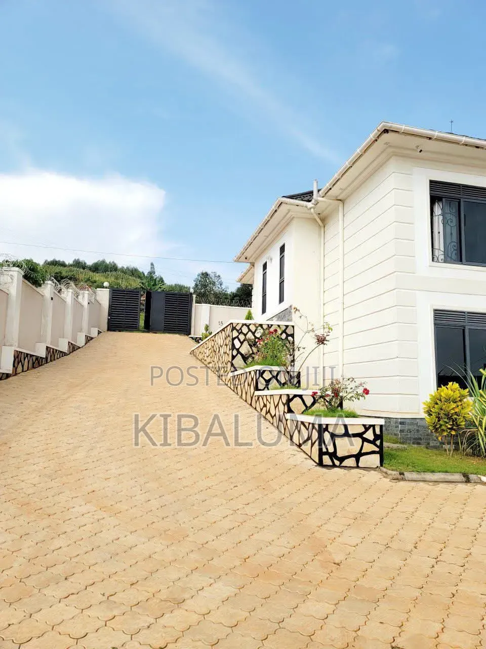 5bdrm Apartment in Mbuya, Central Division for rent