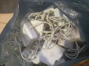 All Macbook Chargers Original 85 Watts