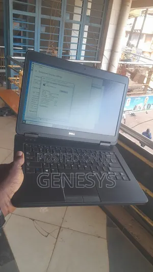 Laptop Dell Latitude E5510 4GB Intel Core i3 HDD 500GB
