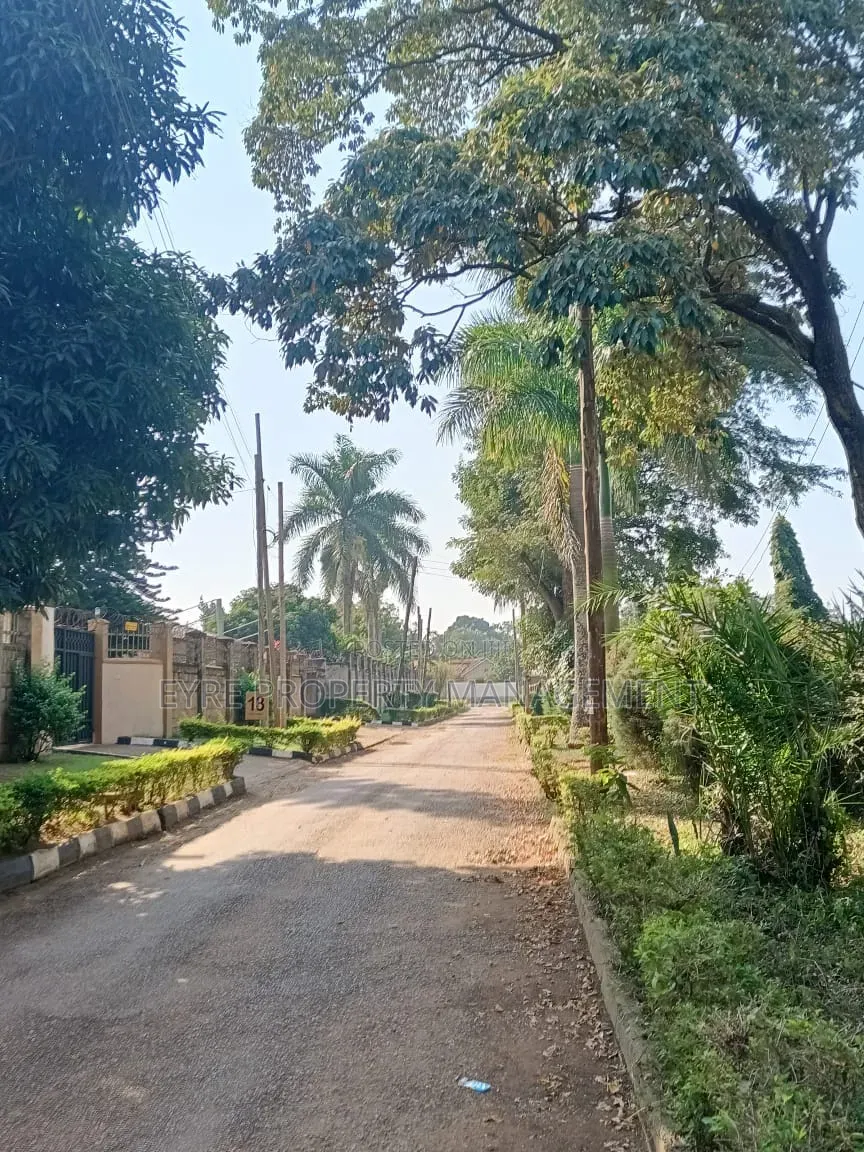 61 Decimals in Kyambogo Lower Estate for 