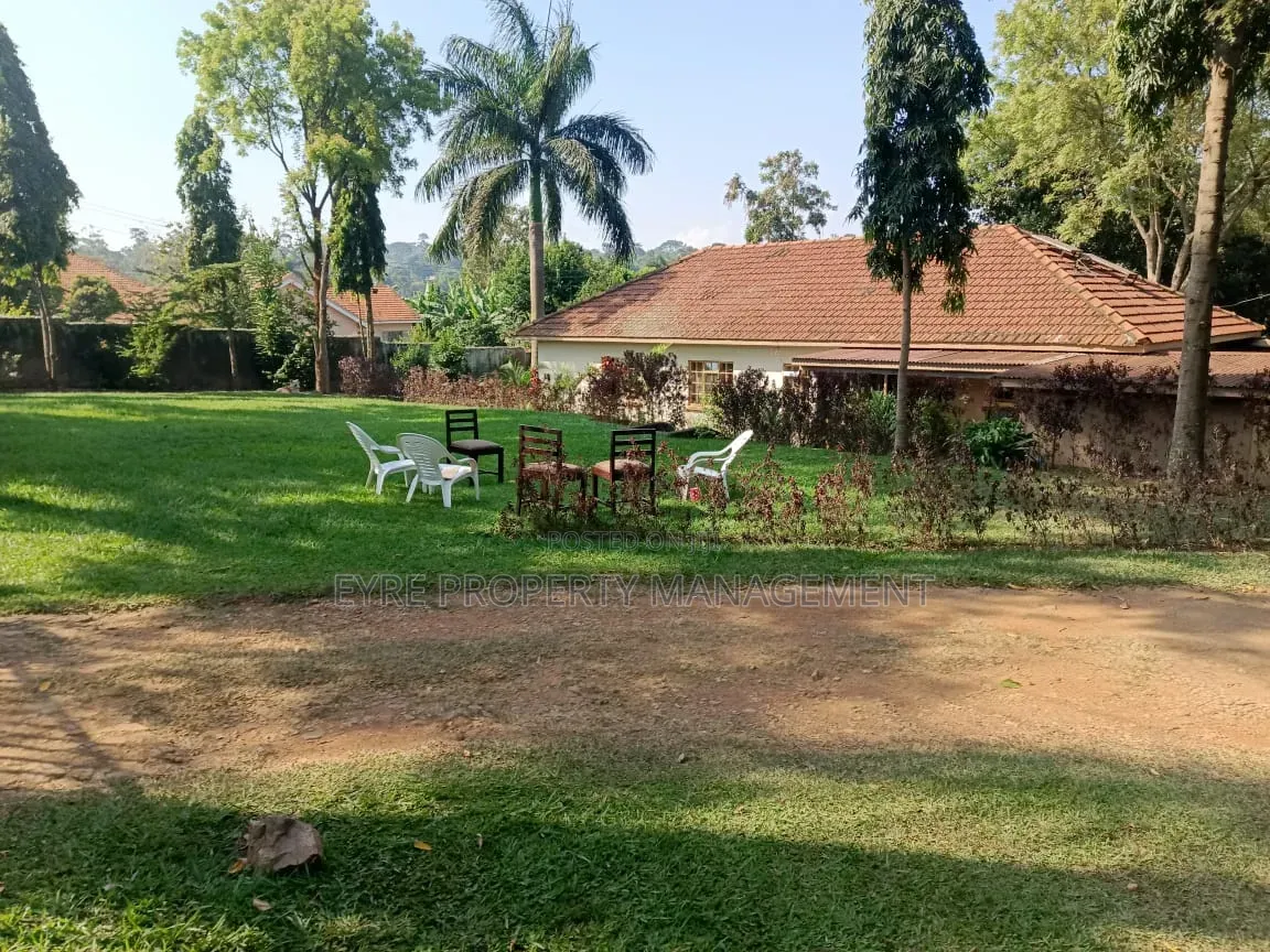 61 Decimals in Kyambogo Lower Estate for 