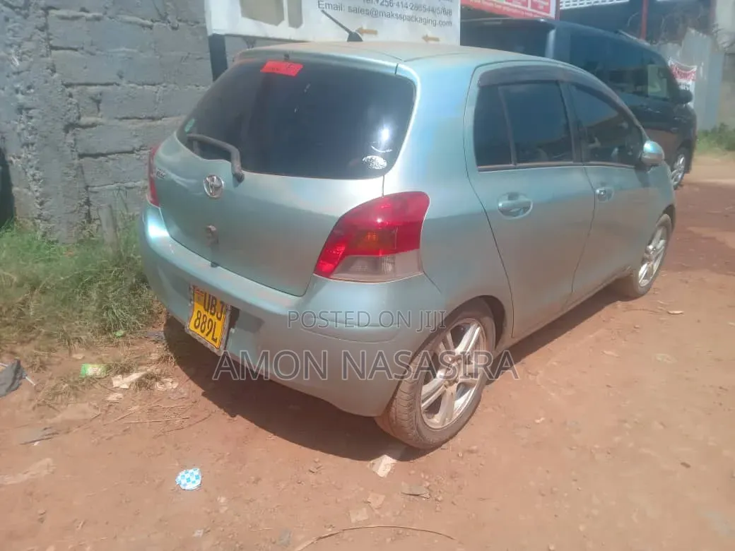 Toyota Vitz 2008 Blue