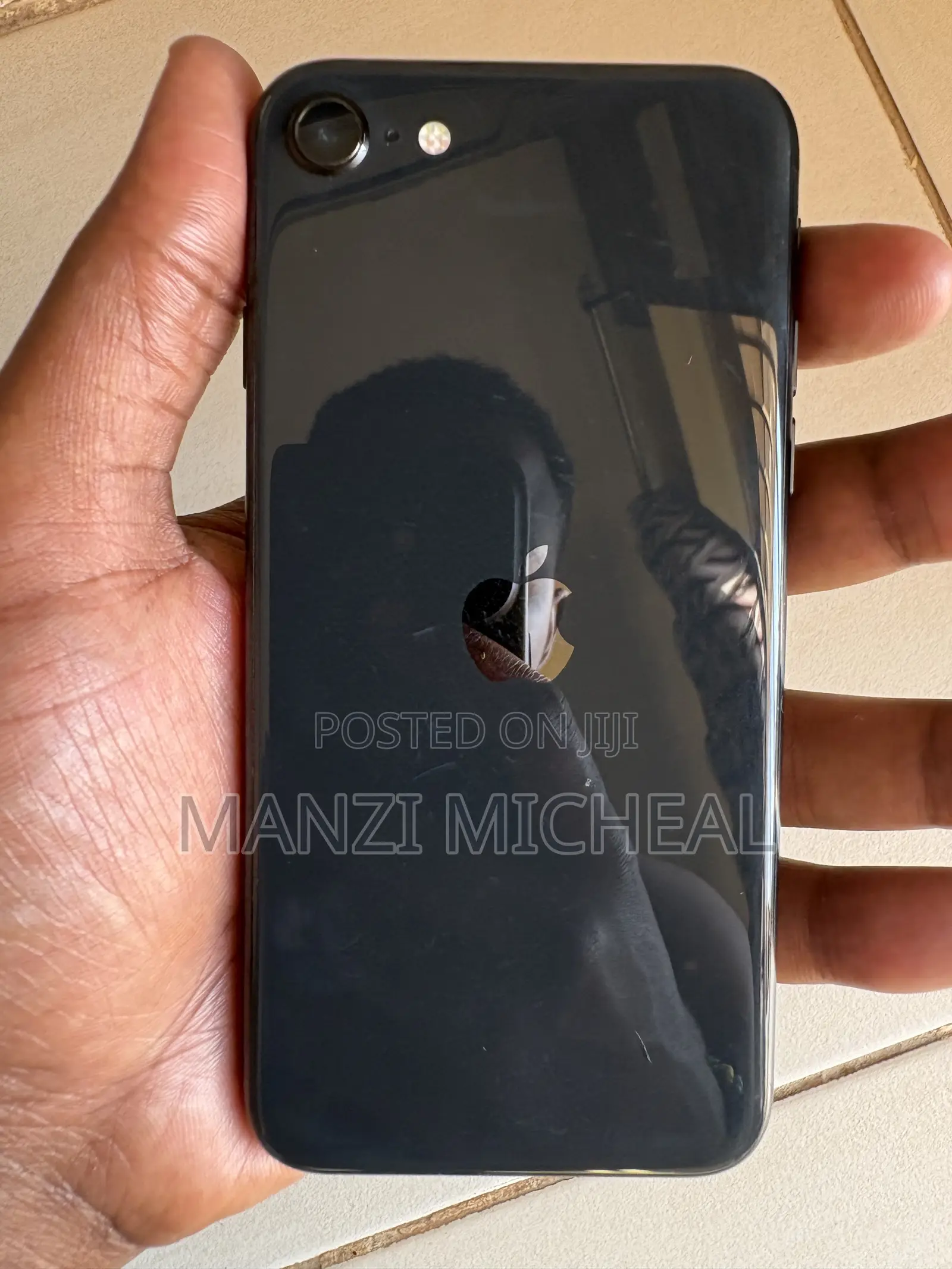 Apple iPhone SE (2020) 64 GB Black