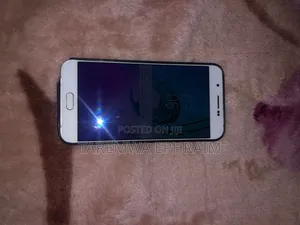 Samsung Galaxy A8 32 GB White