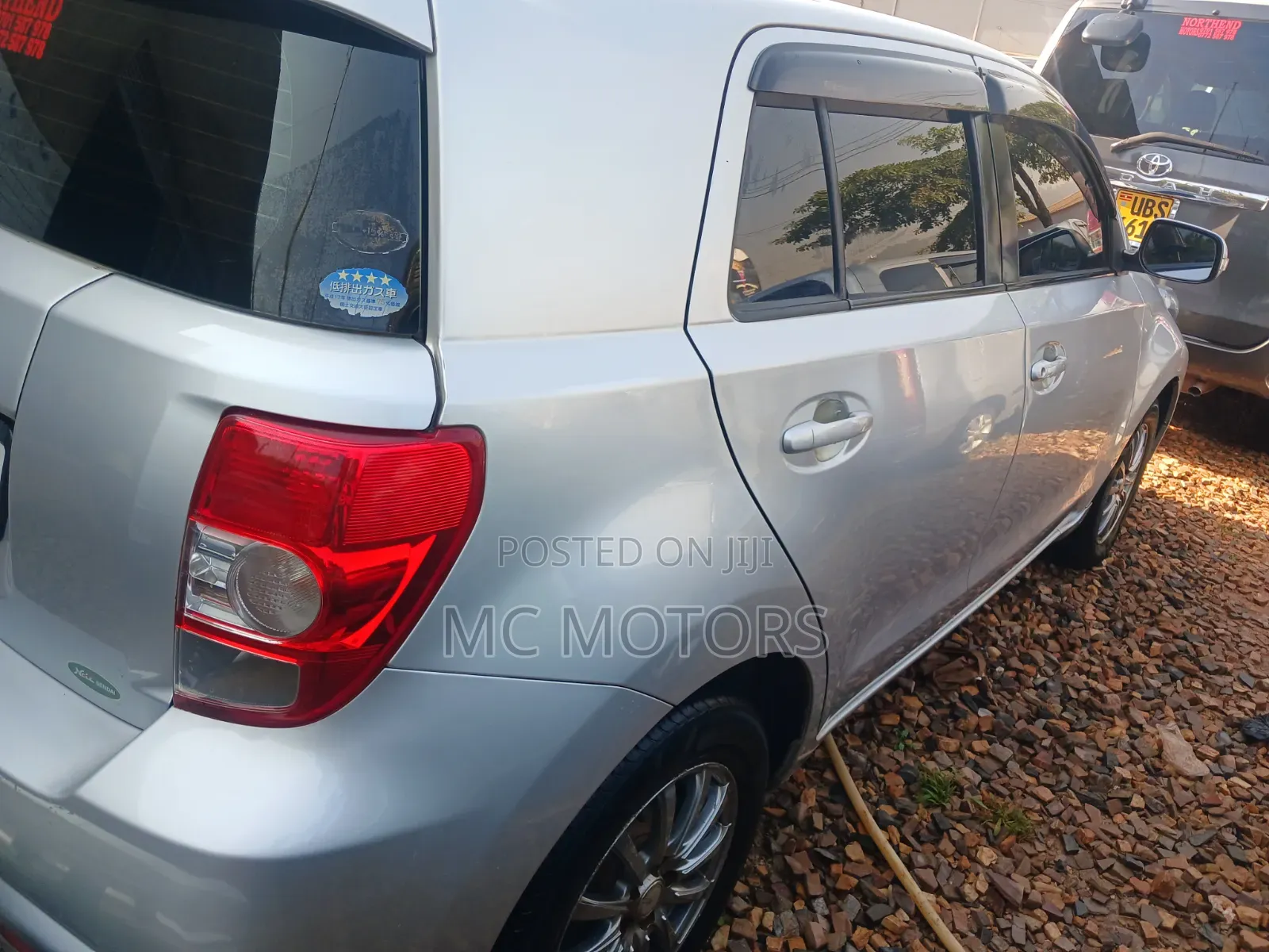Toyota IST 2011 Silver